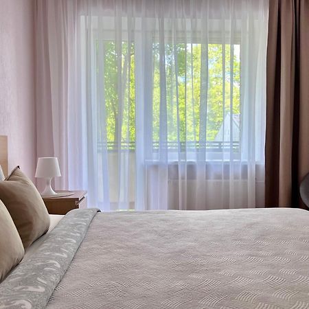 Center Two Bedroom Apartment Daugavpils Bagian luar foto