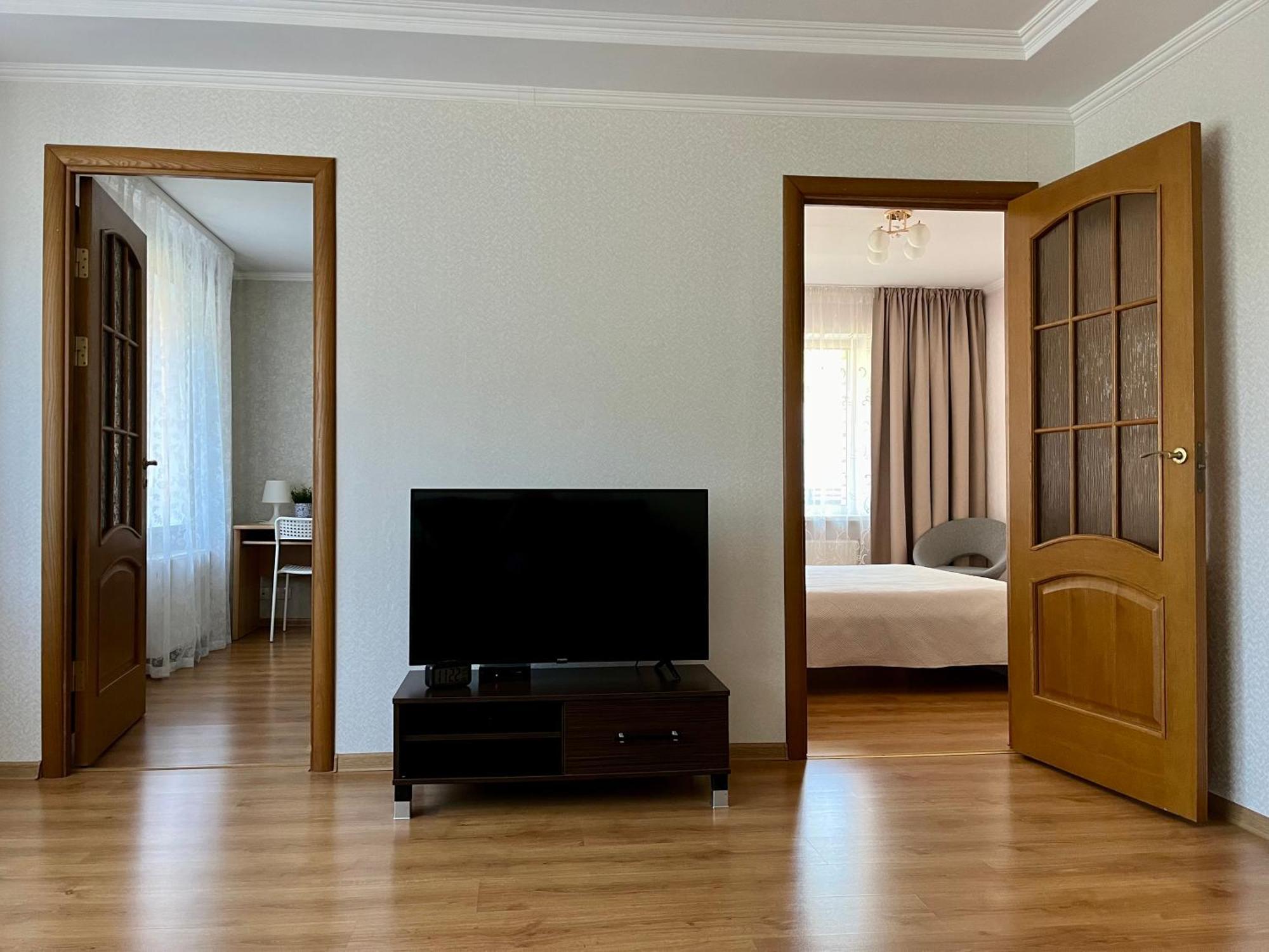 Center Two Bedroom Apartment Daugavpils Bagian luar foto
