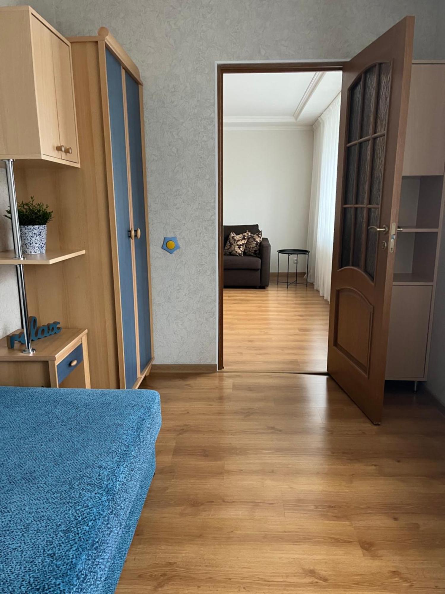 Center Two Bedroom Apartment Daugavpils Bagian luar foto