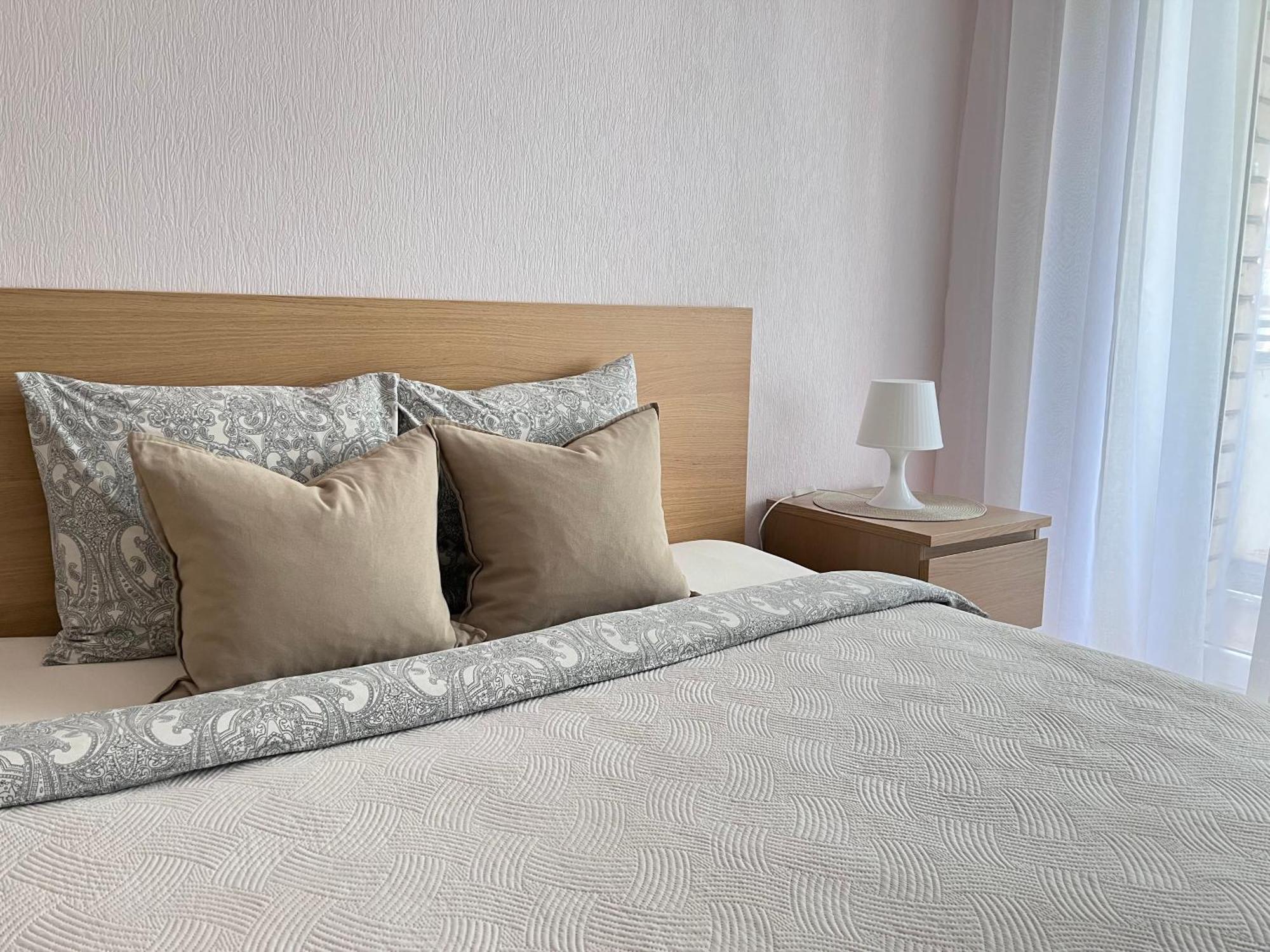Center Two Bedroom Apartment Daugavpils Bagian luar foto