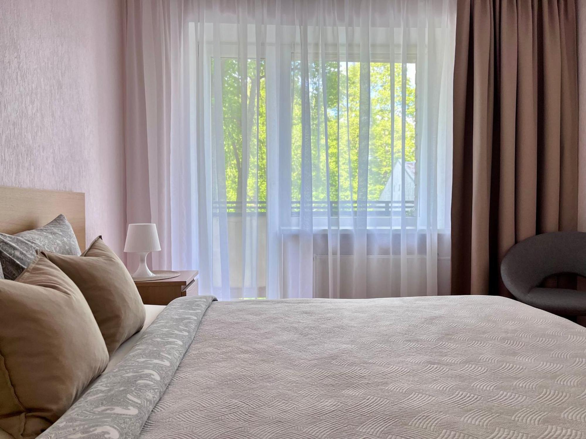 Center Two Bedroom Apartment Daugavpils Bagian luar foto